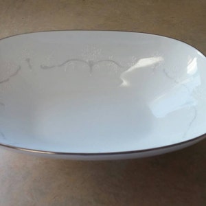 Auf Verkauf Noritake feinen China Whitebrook Muster 10 Zoll Oval Gemüse servieren Schüssel Vintage Küche