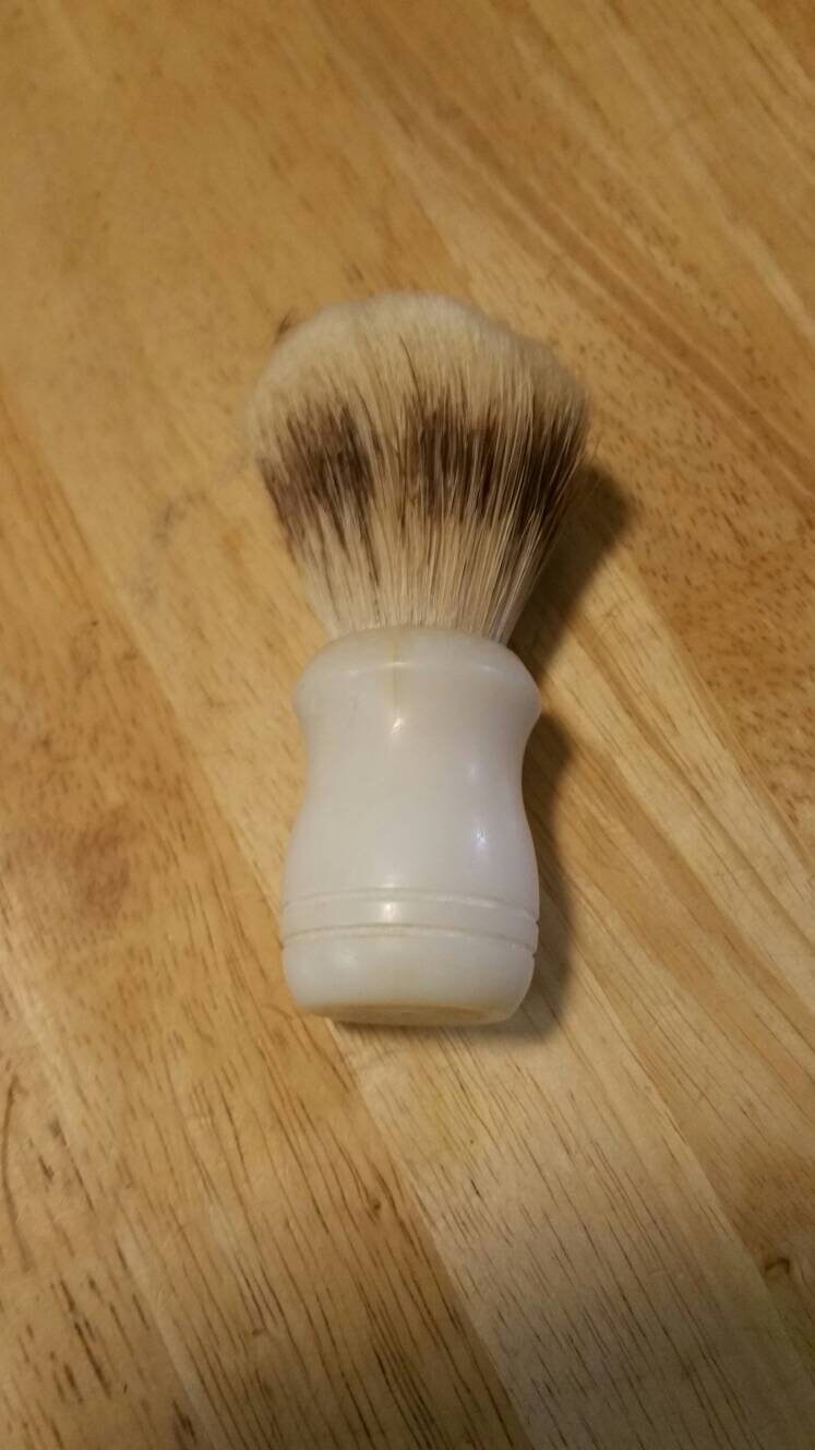 No Name,  Set in Rubber with Badger Hair, Off White,  Shaving Brush, Collectible Man Cave Decor