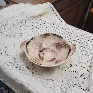 Rare Find,  Barkwood by METLOX - POPPYTRAIL - VERNON, Lugged Cereal 5.75 inch Bowl, Beige Background, Brown Brushed