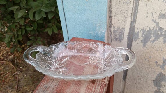 Tiara Design Glass Oval Serving Tray with Embossed Pear Design Celery or  Relish Plate