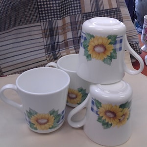 Vintage Glass 4 Vintage Corning Ware Pyrex Yellow Daisy Mugs/ Coffee Cups/Serving Mugs