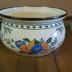 M Kamenstein, Fissler Asta, Off White and Gold Brass  Enamel 3 Quart, Old Amsterdam Design ,Made in Taiwan