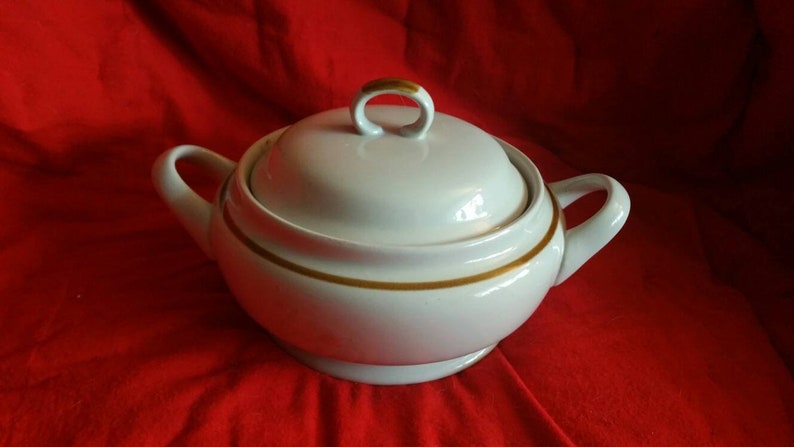 Replacement China Serving Dish 2 Quart Round Covered Casserole On Sale Genuine Stoneware Vintage Kitchen