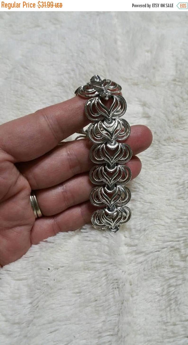 On Sale Signed Coro Heart Link Silver Toned Rhodium Clasp Bracelet Costume Jewelry Fashion Accessory