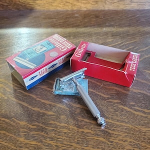 Gillette Tech Razor with Original Blue Blades and Box, Vintage Shaving Tool, Aged Razor, Collectible Shaving Tool Made in Boston, Mass, USA