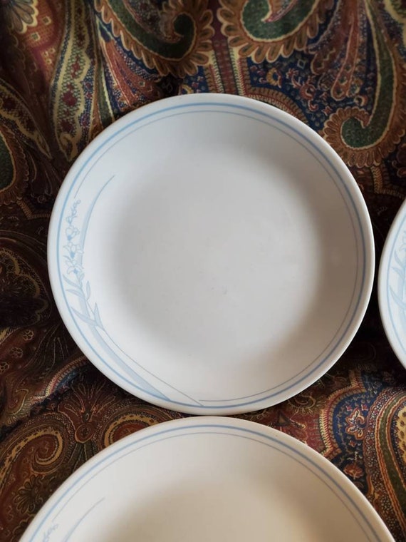 Set of 4 Corning Ware Blue Lily Corelle 10.20 Inch Dinner Plates Beige Plate With Blue Flowers Etsy Ireland
