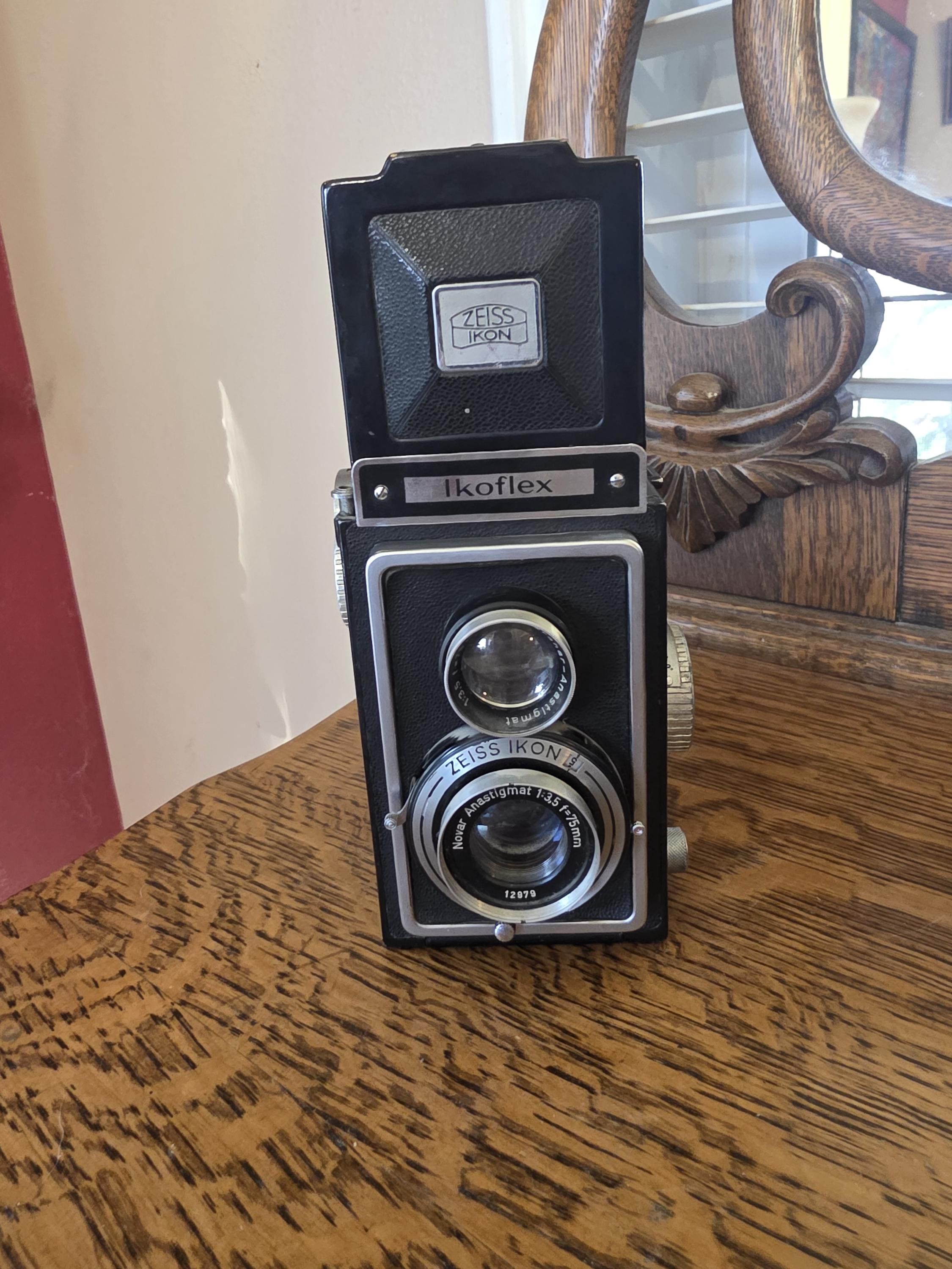 1950s Ikoflex Zeiss Ikon Black and Silver Chrome Camera, Zeiss