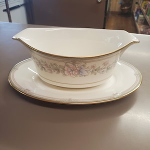 Noritake Bentley, Gravy Boat with Attached Underplate, Pink/Blue Floral, Green & Tan Bands, Fine China, Made in Japan, Elegant Dining