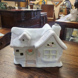 Enesco Precious Moments Porcelain Night Light Figurine, Sam&#39;s House with Original Box, 1 Piece Set, No Electrical Included