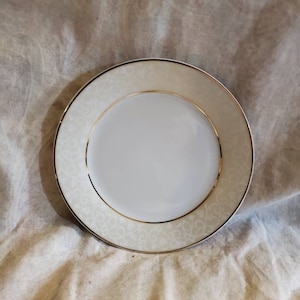Robert Stanley Home Collection Gold and White Pattern Salad Plate Gold Trim  