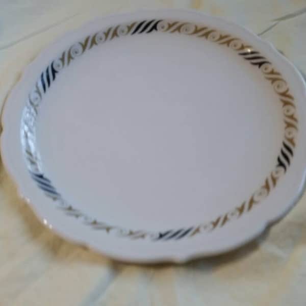 Syracuse China Cafe 9 inch Luncheon Restaurant Ware Plate  Beige and Black Rim Made in USA