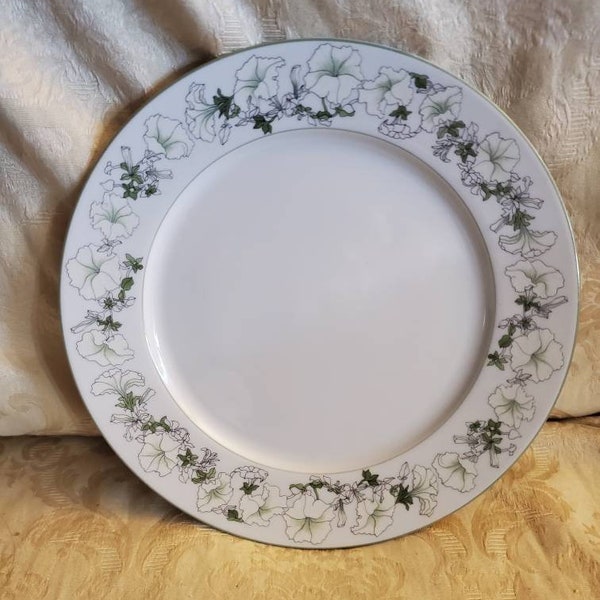 Rare Find, Watercolors, Block Spal, White Petunias, 10.5 inch Dinner Plate, Watercolors, Goertzen, Green/White Flowers