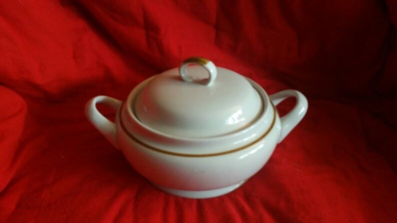 Replacement China Serving Dish 2 Quart Round Covered Casserole On Sale Genuine Stoneware Vintage Kitchen