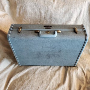 Well Loved, Samsonite, Shwayder Brothers, Hartschalenkoffer, taubenblauer Koffer, Dekoration, Hochzeitskoffer, Foto Requisite, Reisekoffer