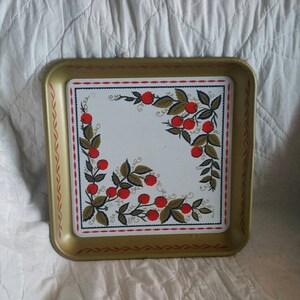 Gold, Green, White and Red Strawberry, 13 inch Tin Tray,  Vintage Serving Dish, Wall Hanging