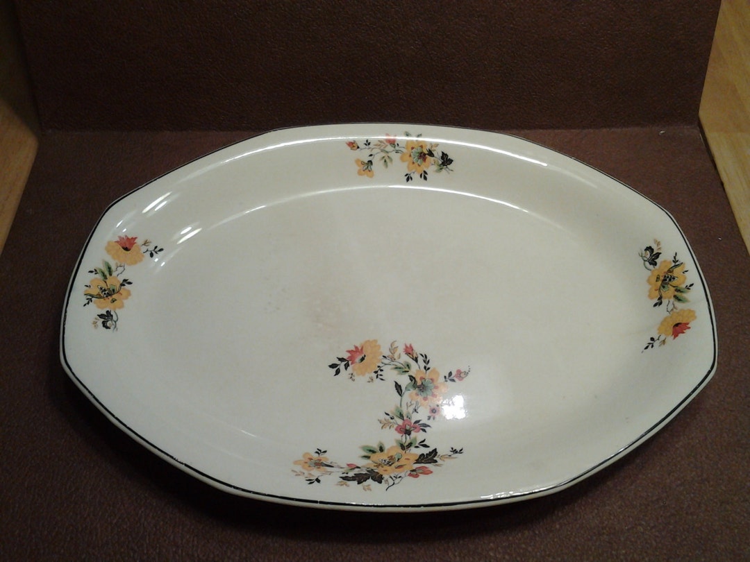Homer Laughlin Yellow and Black Flower Yellowstone Shaped Serving