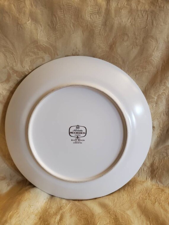 Noritake Progression China, Blue Moon Pattern, 10.40 Inch Dinner