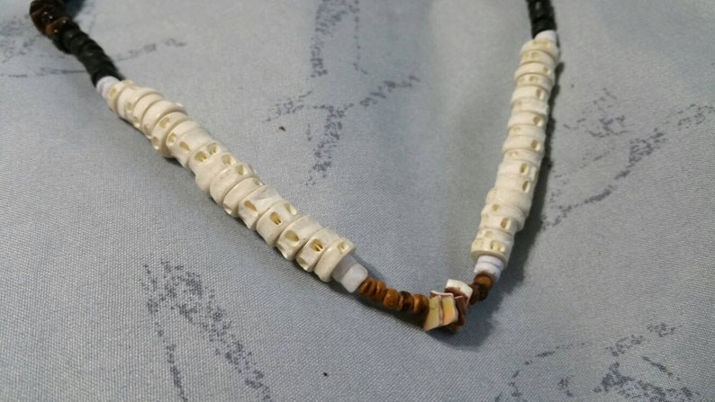 On Sale Unisex 16 inch Shell Necklace Island Style Fashion Accessory Costume Jewelry with Wooden Brown Bead