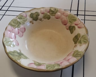 Metlox Poppy Trail Pink Grape Sculpted Salad/Cereal Bowl Made in California