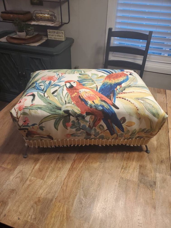 Short 2024 ottoman stool
