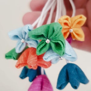 A0036 Llavero de flor Murraya hecho a mano