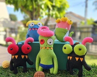 ハンドメイドのモンスターちゃんキーホルダー✨アートドール 狼幻獣アクリルキーホルダー - mahoro-no* | minne byGMOペパボ 国内