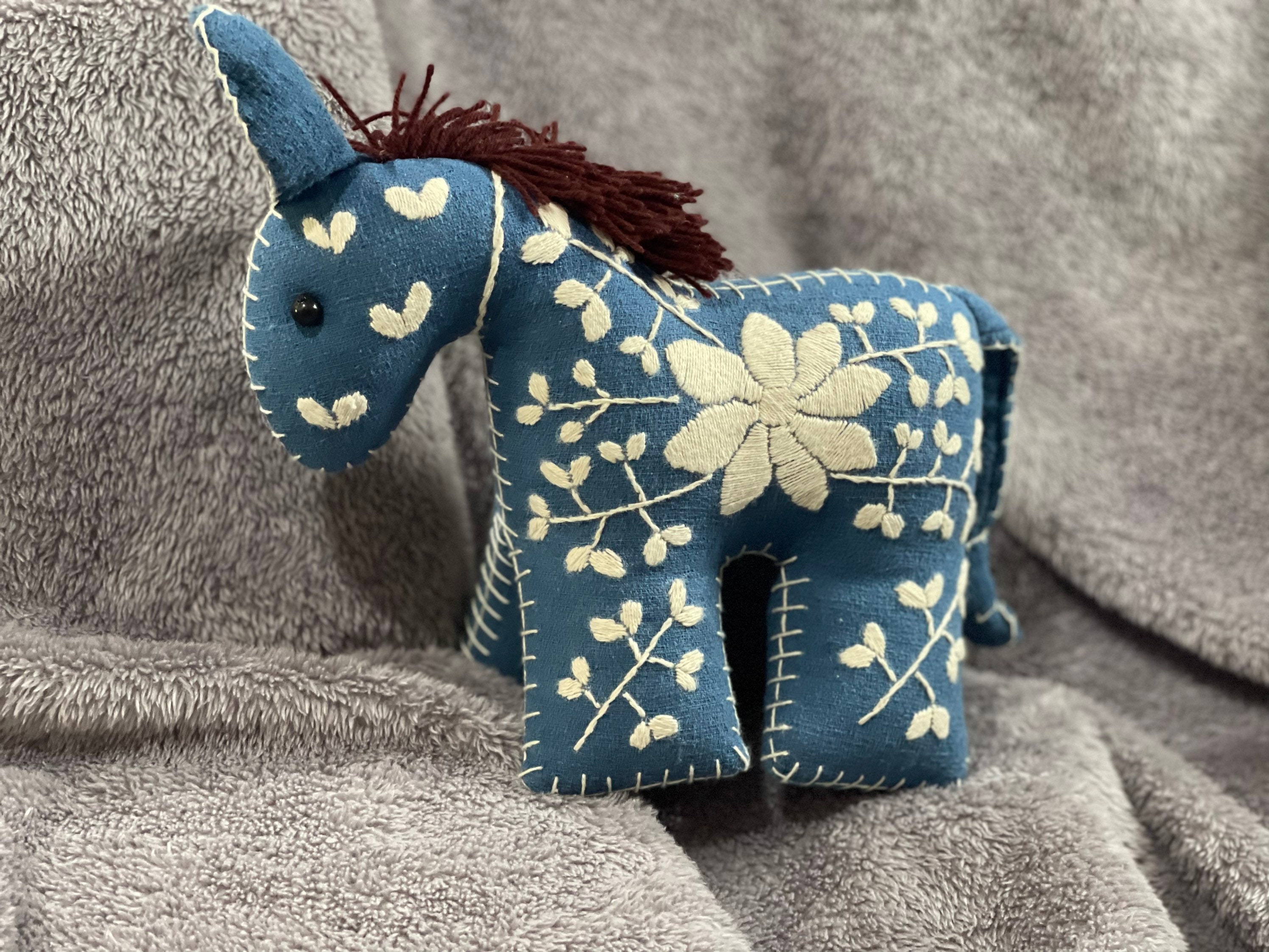 ES0042 A charming Embroided little  horse or pony child's toy or ornamental