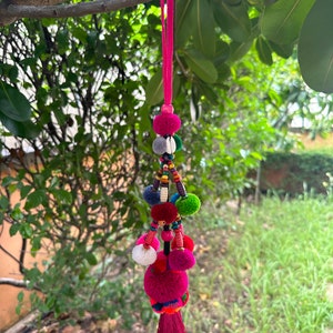A0006 Handgemachte Pom Pom Schlüsselanhänger , handgemachte Charme Traditionelle Tribal Lieferungen