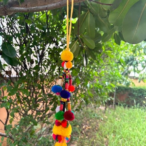 A0011 Handgemachte Pom Pom Schlüsselanhänger , handgemachte Charme Traditionelle Tribal Lieferungen