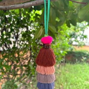 A0051 Handgemachte Pom Pom Schlüsselanhänger , handgemachte Charme Traditionelle Tribal Lieferungen