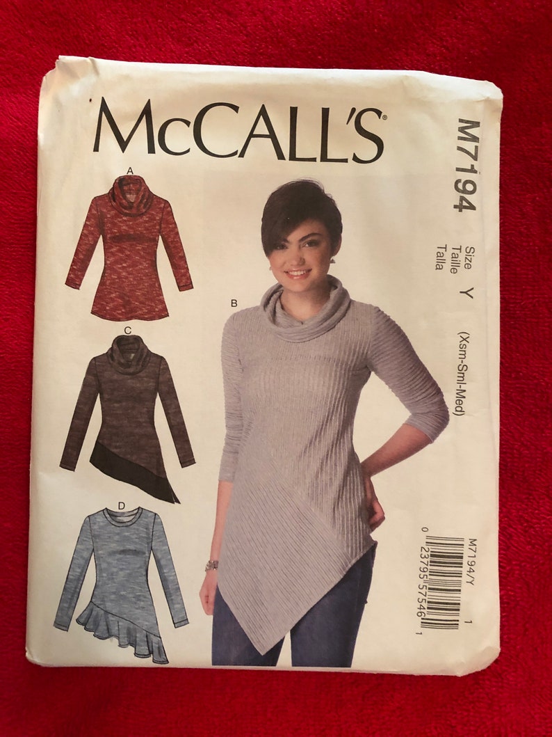 Uncut Factory Fold Sewing Pattern McCall/'s M7471 Sizes 14 16 18 20 22 Misses/' Tops And Tunic Copyright 2016 Originally Sold For 17.95