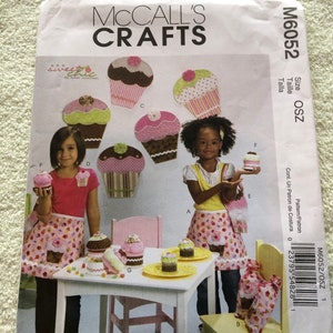 Uncut Factory Folded Sewing Pattern McCall&#39;s M6052 McCall&#39;s Crafts Treat Bag Apron Wall Decoration Headband Purse Pin Gift Boxes Sold 18.95