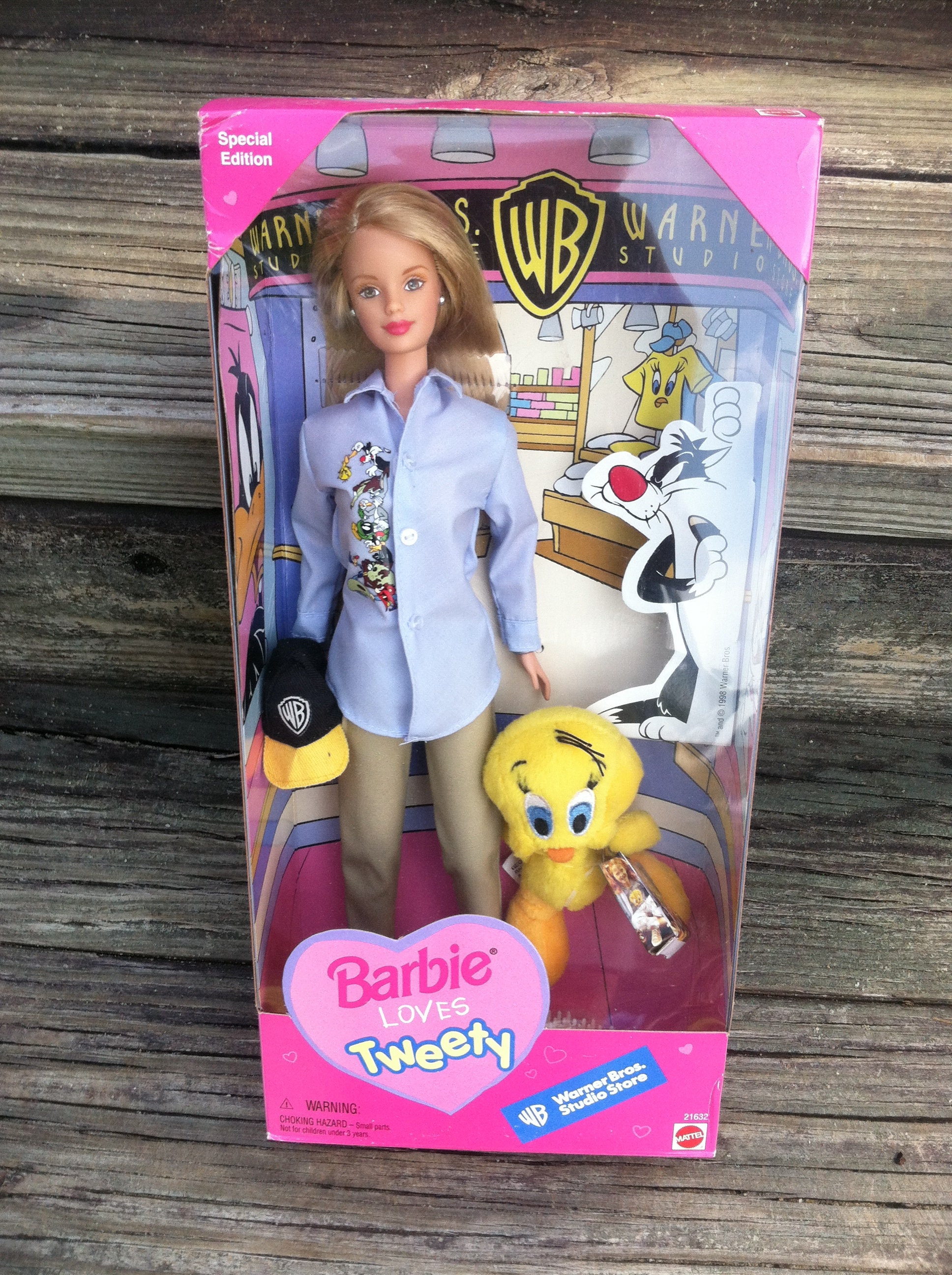 Barbie Loves Tweety Warner Brothers Special Edition Dated 1998 Mattel 21632 Never Removed From Box Vintage Barbie