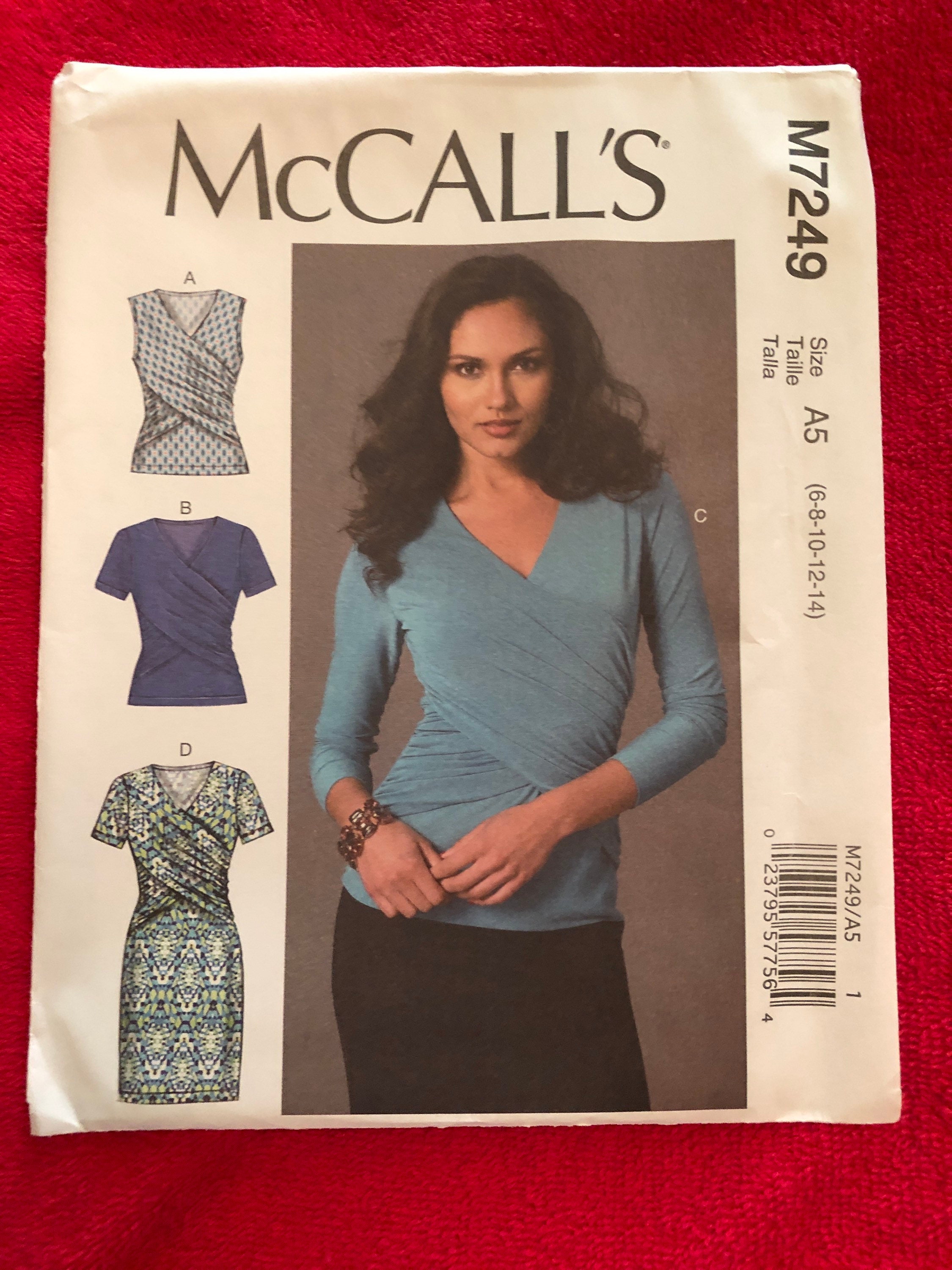 Uncut Factory Fold Sewing Pattern McCall/'s M7471 Sizes 14 16 18 20 22 Misses/' Tops And Tunic Copyright 2016 Originally Sold For 17.95