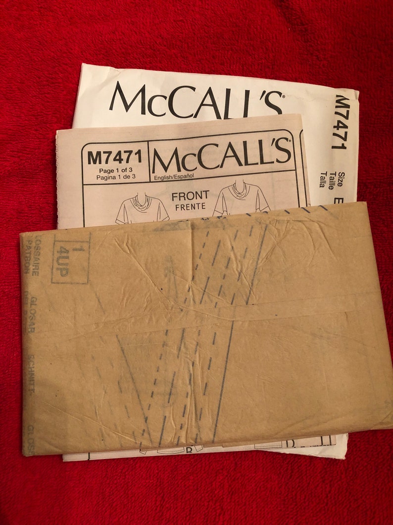 Uncut Factory Fold Sewing Pattern McCall/'s M7471 Sizes 14 16 18 20 22 Misses/' Tops And Tunic Copyright 2016 Originally Sold For 17.95