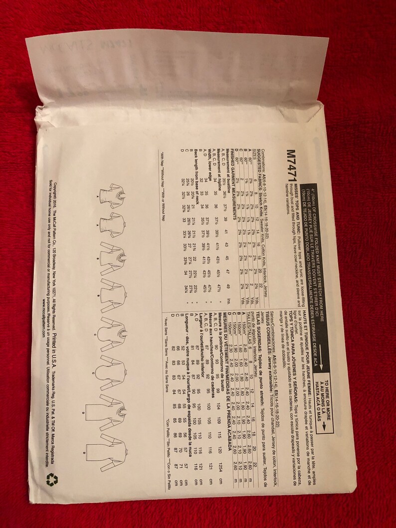 Uncut Factory Fold Sewing Pattern McCall/'s M7471 Sizes 14 16 18 20 22 Misses/' Tops And Tunic Copyright 2016 Originally Sold For 17.95