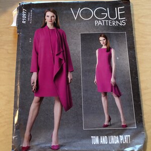 Uncut Factory Fold Sewing Pattern Vogue R10977 Sizes 16 18 20 22 24 Tom And Linda Platt Misses&#39; Jacket & Dress Copyright 2021 Sold For 35.00