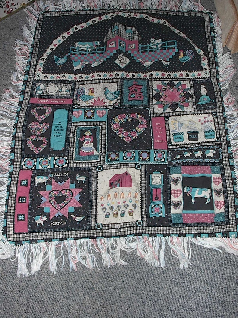 Vintage Handmade Throw A Small Town Is Like A Big Family Half Price Sale Was 15.00 Now 7.50