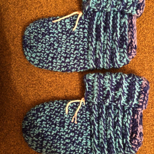 Bedroom Booties Several Different Colors Of Blue With White Yarn String As Decoration Never Been Worn Fits Size 6 Women Warm For Cold Feet