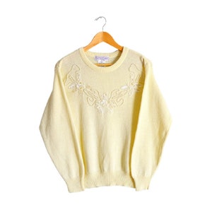 Pastel 2025 yellow pullover