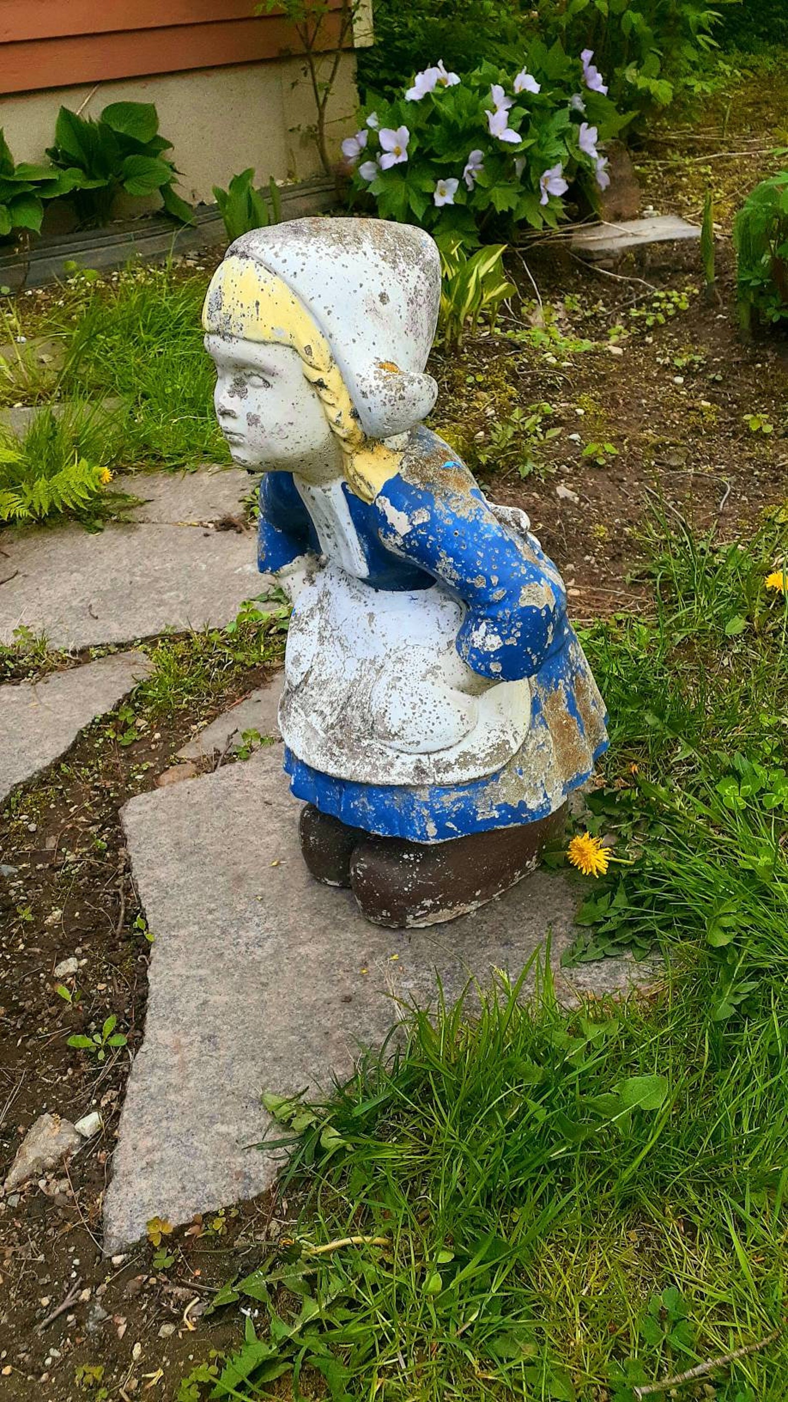 Pair of Vintage Concrete Statues Dutch Boy and Girl Kissing Etsy
