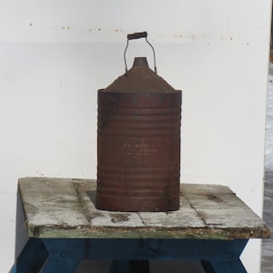 Antique Automotive Style Can With Sweet Rusty Patina