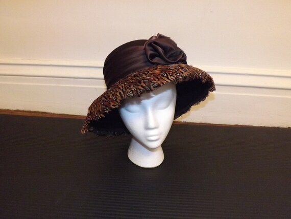 1940s Pheasant Feather Wide Brim Womens Brown Hat… - image 1