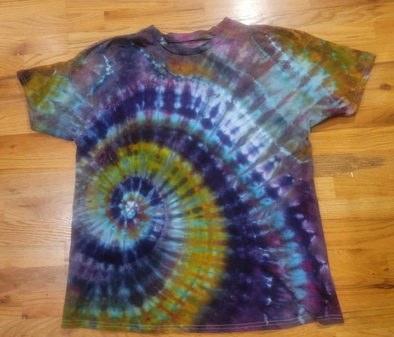 Hand Tied Spiral Tie Dye Shirt: Vibrant Swirls, Unique Artistry (4XL)