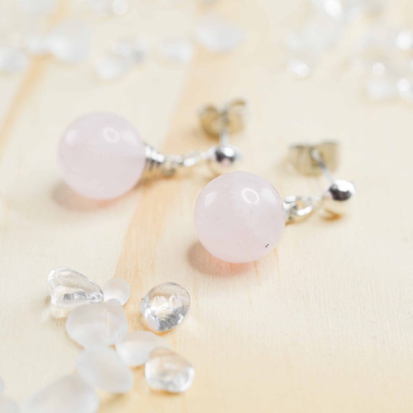 Boucles clous d'oreille quartz rose délicates et discrètes en pierre, clous boules en pierre fine de gemmes pour femme, cadeau idéal