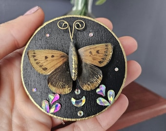 Schmetterling Wandkunst: Gothic Witchy Decor - Dark Cottagecore Plaque
