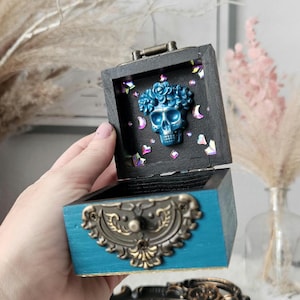Gothic Keepsake Box, Teal Skull Trinket Box, Hand Painted Altar Decor, Crystal Storage Box, Witchy Gift for Her, Day of the Dead Decor