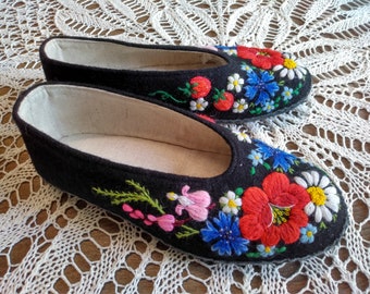Embroidered Slippers - Etsy