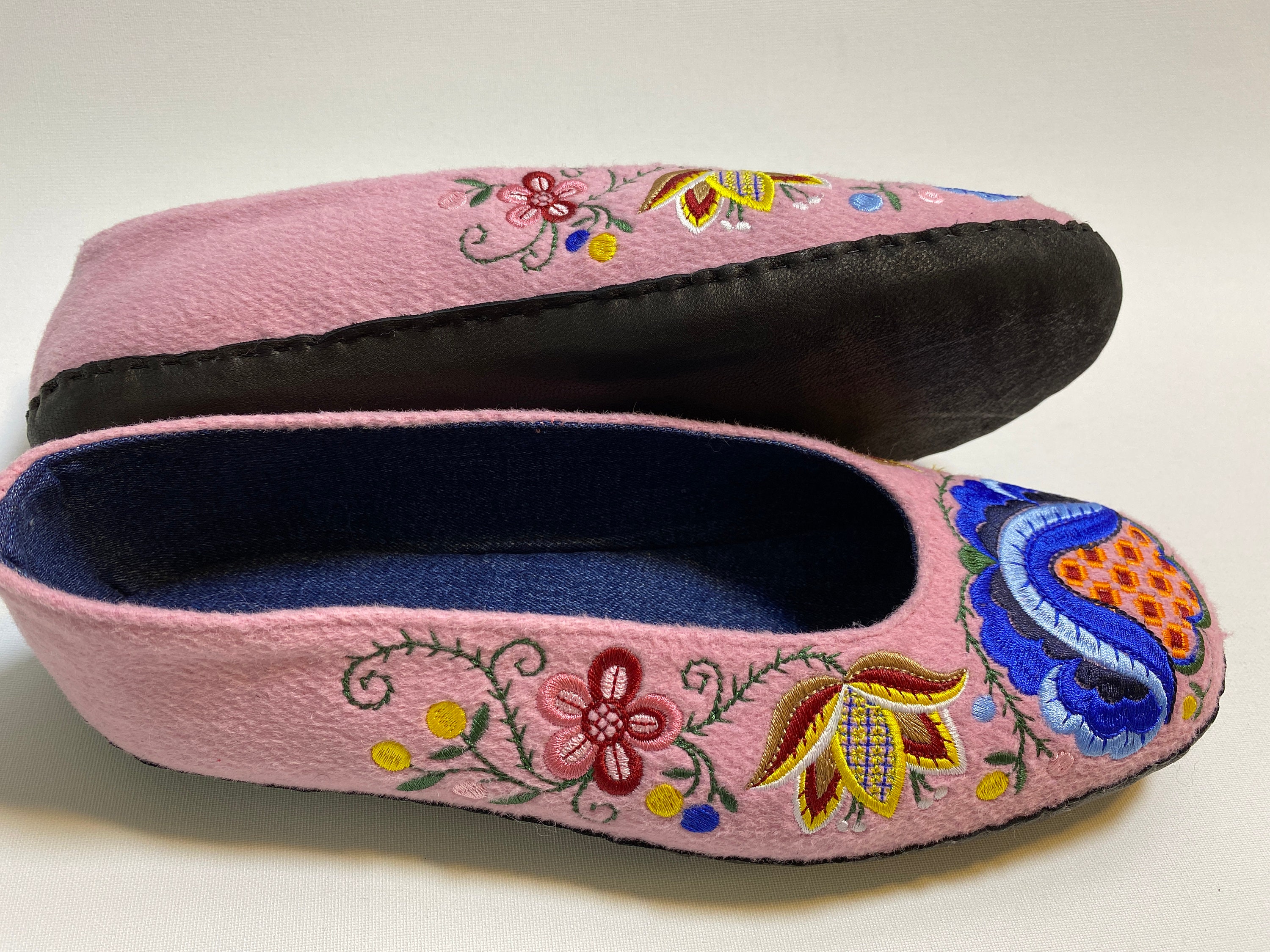 Slippers with embroidered Flowers with leather sole US | Etsy