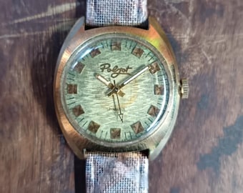 Poljot vintage Russian mechanical green men's wristwatch
